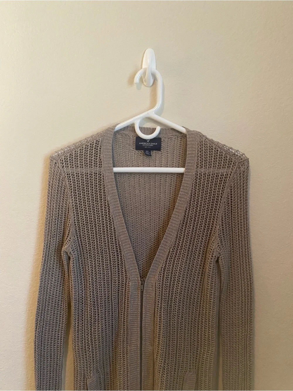 American Eagle Outfitters lightweight open